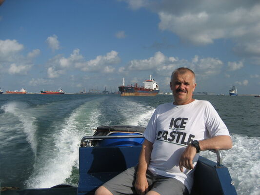  ,   Eduard, 69 ,  