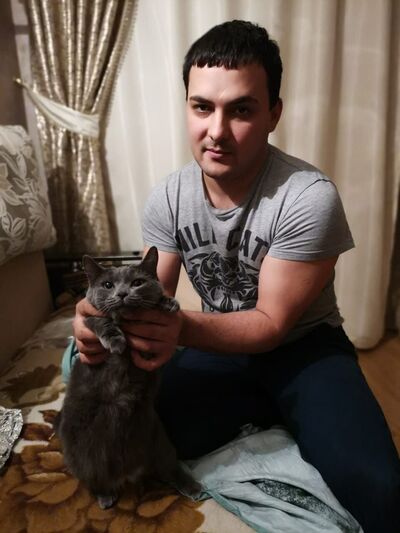  ,   Viktor, 32 ,   ,   