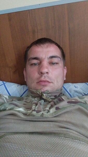  ,   Viktor, 33 ,   ,   