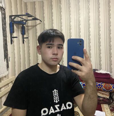  ,   John, 25 ,   ,   