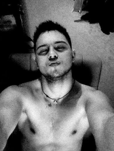  ,   Artem, 32 ,   