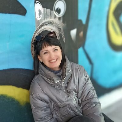  ,   Yulia, 52 ,   c 