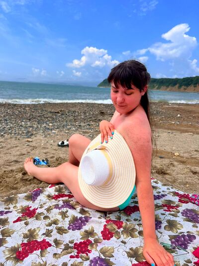  --,   Anna, 33 ,   ,   , c , 