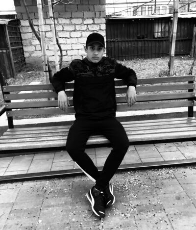  ,   Roland, 21 ,   ,   