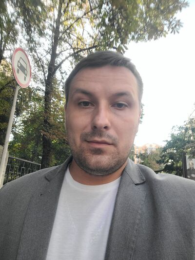  ,   Sergei, 33 ,   ,   