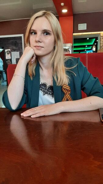  ,   Alexandra, 29 ,   c 