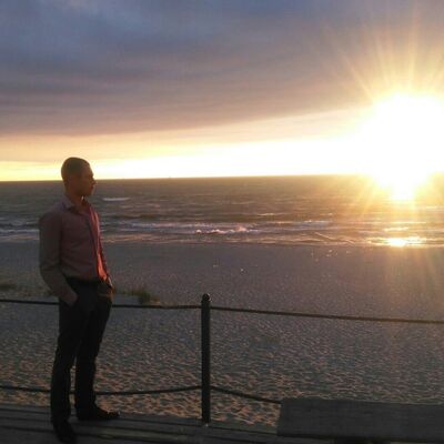  ,   Vik, 31 ,   ,   