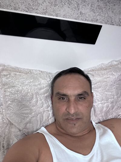  ,   Aleksandar, 44 ,   ,   