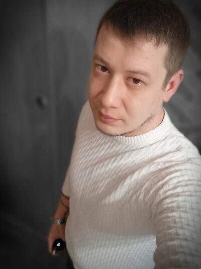  ,   Farik, 33 ,   ,   