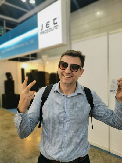  ,   Andrej, 40 ,   ,   