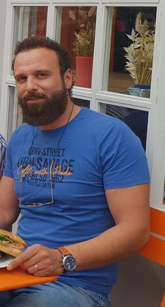  ,   Sadek, 39 ,   ,   , c 