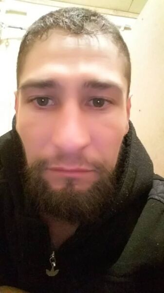  ,   Artur, 38 ,     , c 