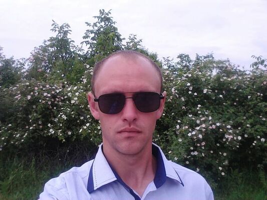  ,   DIMITRI, 32 ,   
