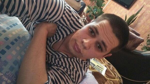  ,   Artem, 32 ,   ,   , c 