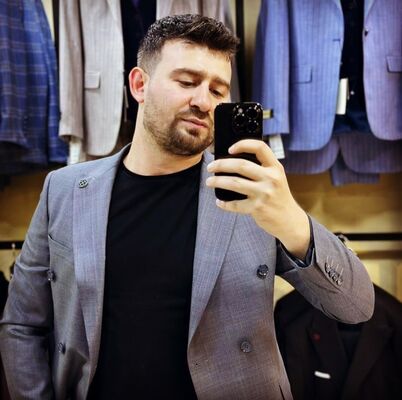  ,   Ali, 32 ,   ,   