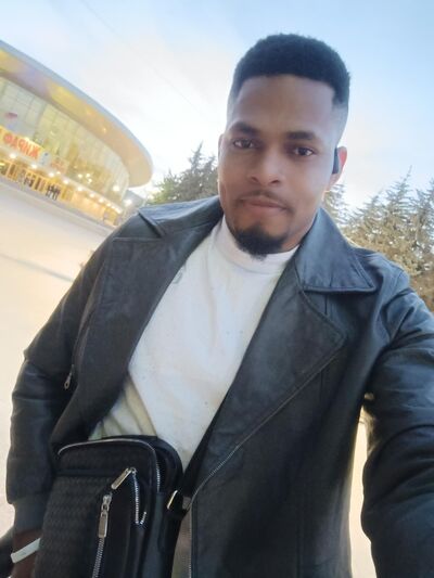  ,   Alex Romuald, 29 ,     , c 
