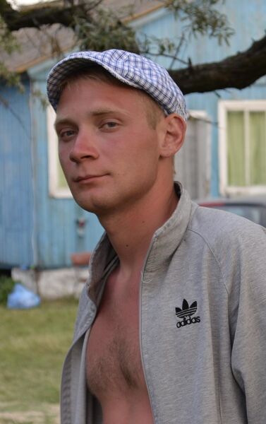  ,   Slavik, 33 ,   