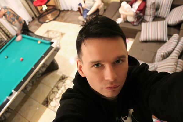  -,   Rodion, 32 ,   ,   