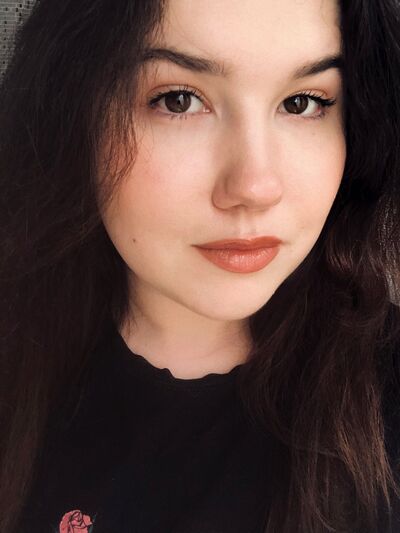  ,   Anna, 24 ,  