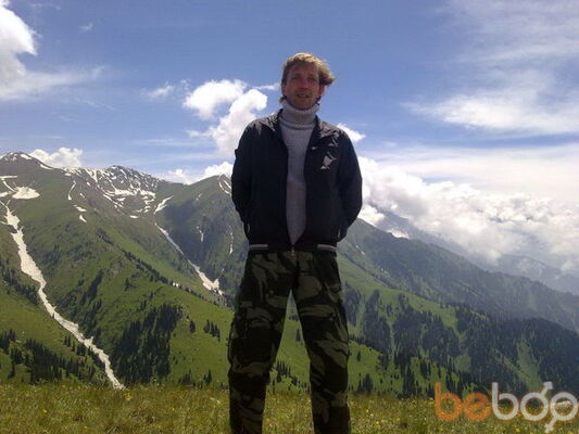  ,   Viktor, 54 ,  