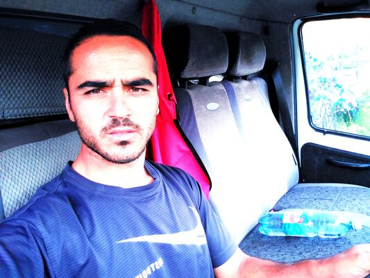  -,   Ali, 29 ,   ,   