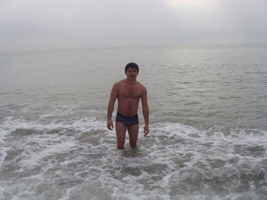  ,   Ruslan, 37 ,   ,   , c 