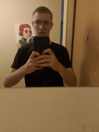  ,   Artur, 19 ,   ,   