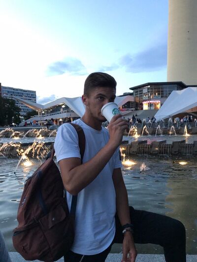  ,   Artyom, 27 ,   ,   
