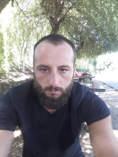  ,   Levan, 34 ,   ,   
