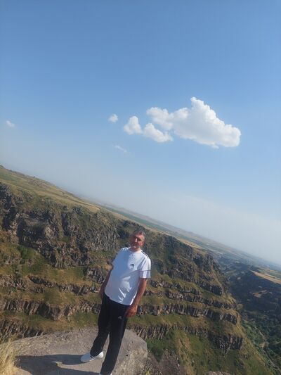  ,   Vardan, 44 ,   ,   