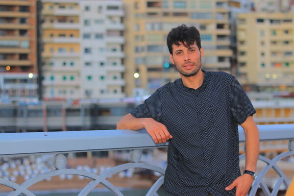  ,   Seraj, 35 ,   ,   , c 