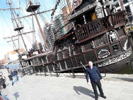  ,   Zaur, 47 ,     , c 