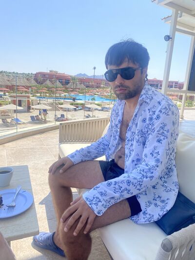  ,   Artur, 33 ,   ,   
