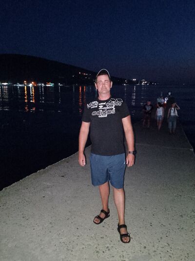  ,   Yury, 44 ,   ,   , c 
