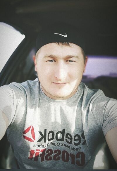 ,   Viktor, 31 ,   ,   