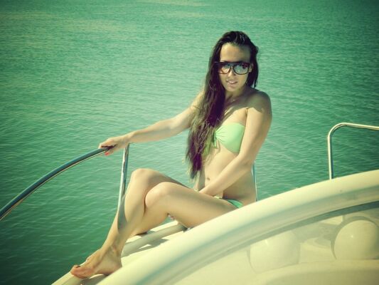  -,   Anni, 32 ,   ,   , c 