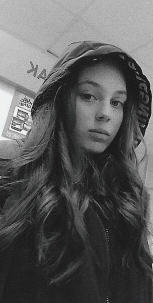  ,   Vera, 21 ,  