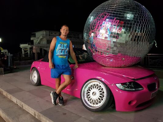  ,   Dzhon, 38 ,   ,   
