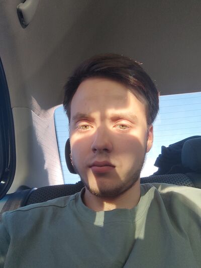  ,   Artyom, 25 ,   ,   