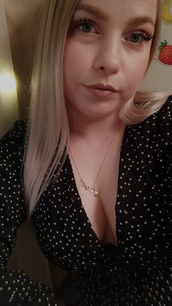  ,   Elena, 26 ,  