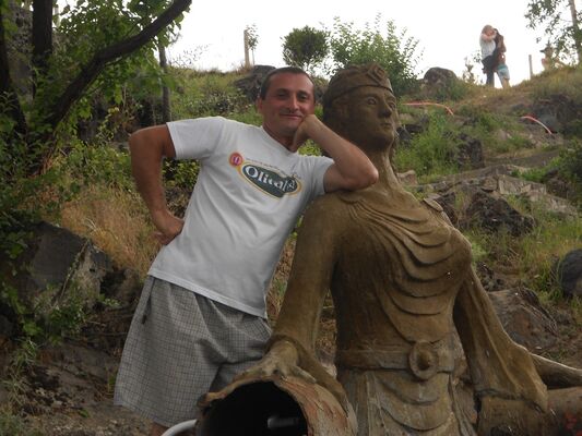  ,   Manuk, 45 ,   