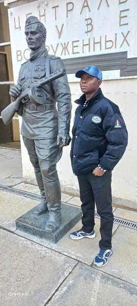  ,   Gandi Roger, 44 ,     , c 