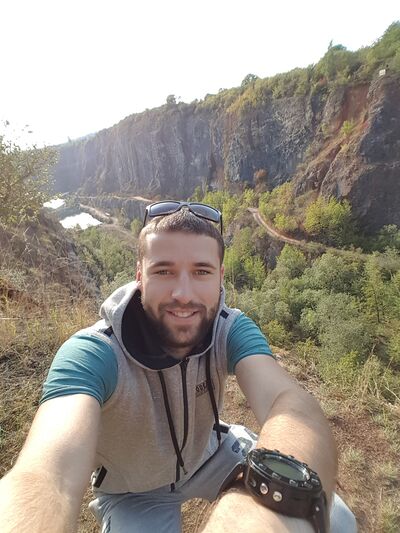  Praha,   Andrej, 32 ,   ,   