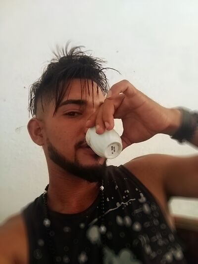  ,   Ernesto, 28 ,   ,   