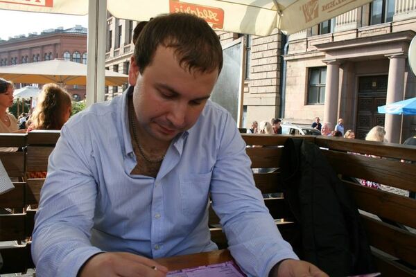 ,   Denis, 38 ,   ,   , c 