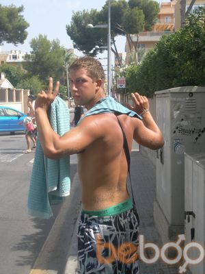  ,   Karolis, 38 ,   