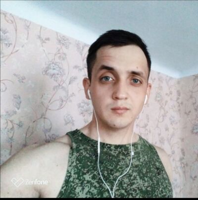  ,   Constantin, 32 ,   ,   