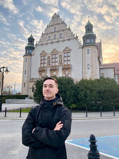  ,   Nik, 29 ,   ,   