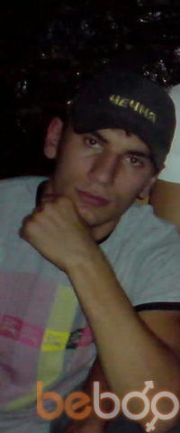  ,   Chechenec, 33 ,  