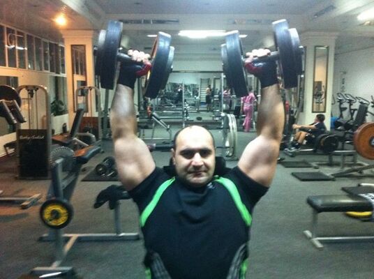  ,   Artur, 46 ,   ,   , c 